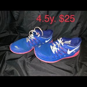 Girls Nike athletic shoes kids size 4.5y